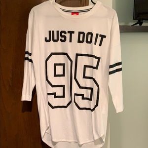 Nike quarter length sleeve shirt
